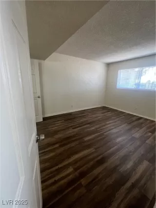 Photo #2: 2725921 Listing 