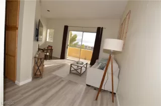 Photo #2: 2725923 Listing 