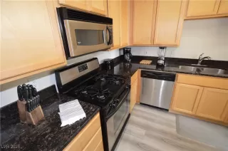 Photo #4: 2725923 Listing 