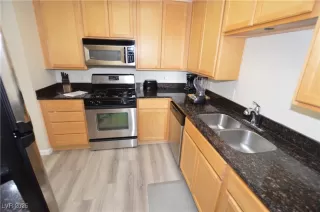 Photo #5: 2725923 Listing 