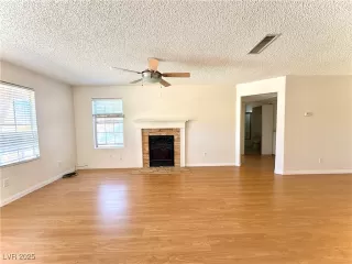 Photo #5: 2725956 Listing 