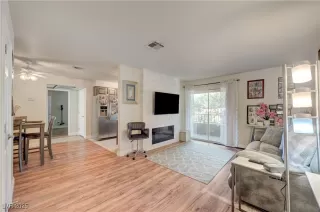 Photo #2: 2725978 Listing 