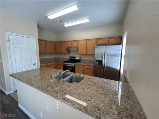 Photo #4: 2725981 Listing 