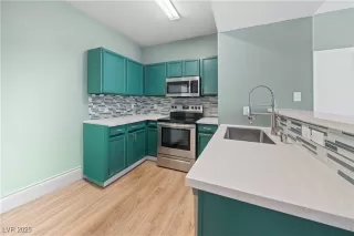 Photo #2: 2725992 Listing