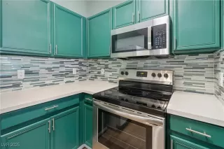 Photo #4: 2725992 Listing