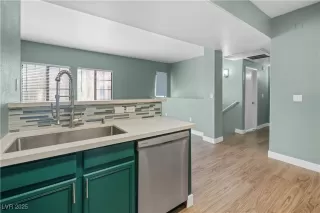 Photo #5: 2725992 Listing