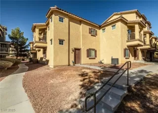 Photo #1: 2725999 Listing 