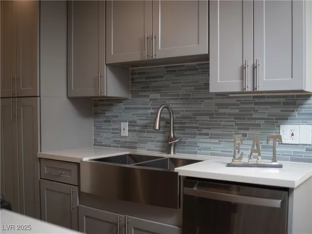 MLS: 2726004 Condo For Sale