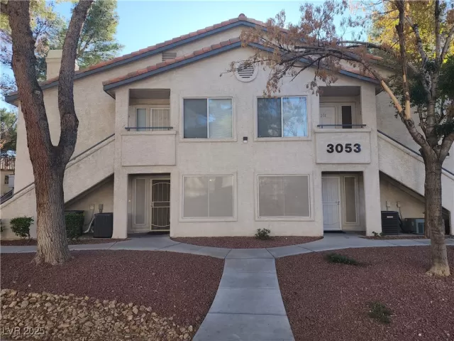 MLS: 2726024 Condo For Sale