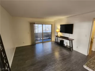 Photo #3: 2726024 Listing 