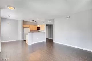 Photo #4: 2726041 Listing 