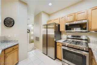 Photo #5: 2726060 Listing 