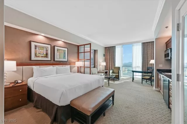 MLS: 2726065 Condo For Sale