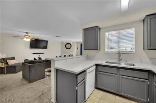 Photo #6: 2726074 Listing 