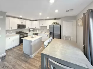 Photo #5: 2726084 Listing 