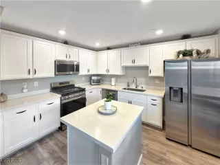 Photo #6: 2726084 Listing 