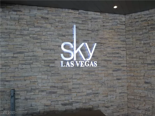 MLS: 2726103 Condo For Sale