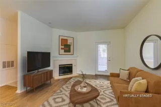 Photo #3: 2726124 Listing