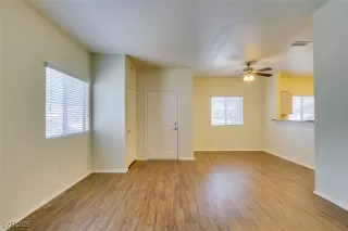 Photo #6: 2726124 Listing