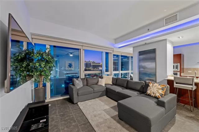 MLS: 2726182 Condo For Sale