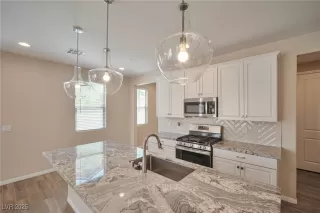 Photo #4: 2726209 Listing 