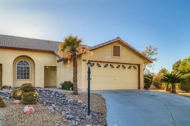 MLS: 2726227 Condo For Sale