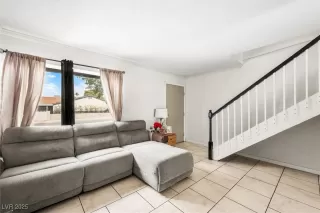 Photo #4: 2726262 Listing 