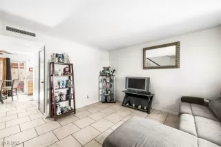 Photo #6: 2726262 Listing 