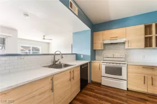 Photo #3: 2726263 Listing