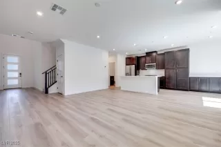 Photo #5: 2726296 Listing