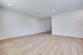 Photo #6: 2726296 Listing