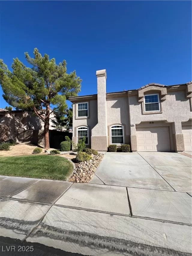 MLS: 2726305 Condo For Sale