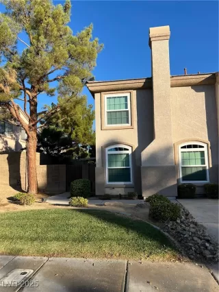 Photo #2: 2726305 Listing 