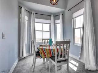 Photo #6: 2726320 Listing