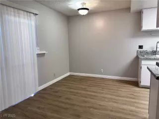 Photo #3: 2726333 Listing 