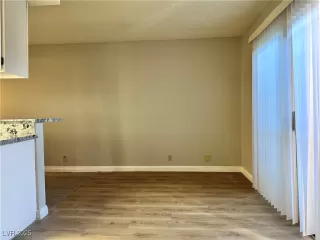 Photo #5: 2726333 Listing 