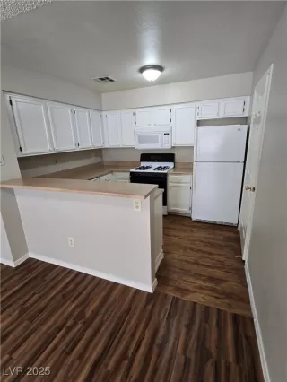 Photo #6: 2726341 Listing 