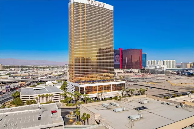 MLS: 2726348 Condo For Sale