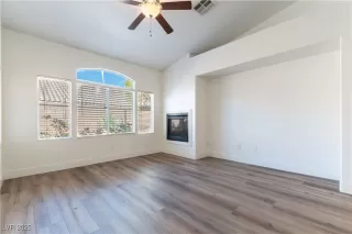 Photo #4: 2726382 Listing 