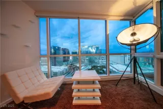 Photo #5: 2726383 Listing 