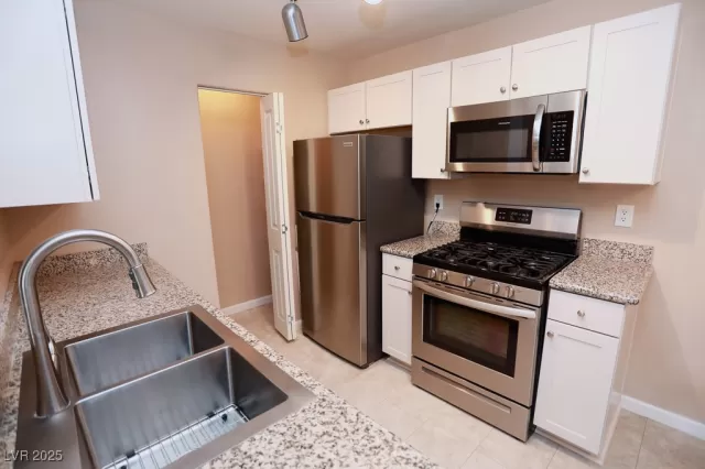 MLS: 2726404 Condo For Sale