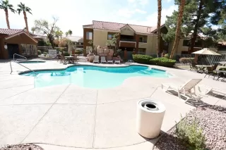 Photo #3: 2726404 Listing 