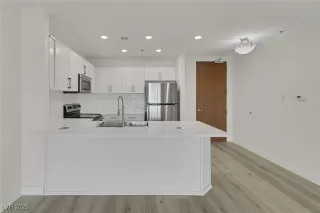 Photo #4: 2726407 Listing 