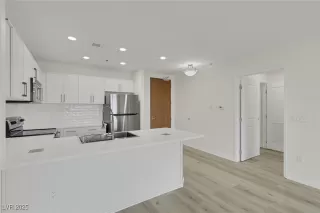 Photo #5: 2726407 Listing 