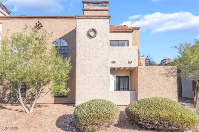 MLS: 2726409 Condo For Sale