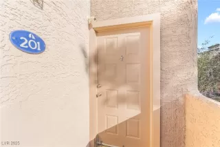 Photo #1: 2726409 Listing 