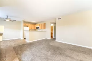 Photo #4: 2726409 Listing 