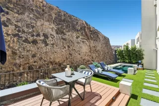 Photo #3: 2726424 Listing