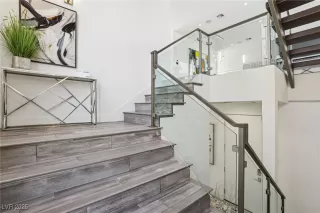 Photo #5: 2726424 Listing