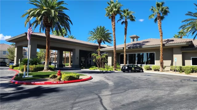 MLS: 2726512 Condo For Sale